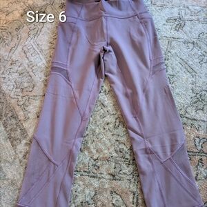 Lululemon Women's Forget The Sweat Crop - Size 6